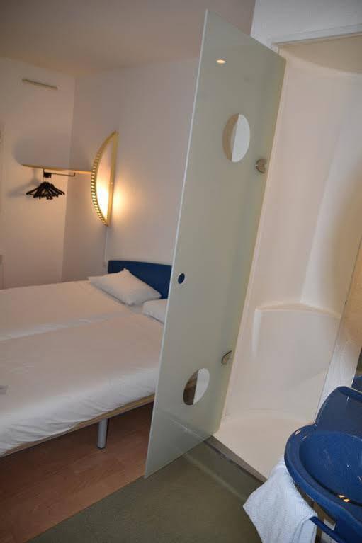 Ibis Budget Rochefort Bagian luar foto