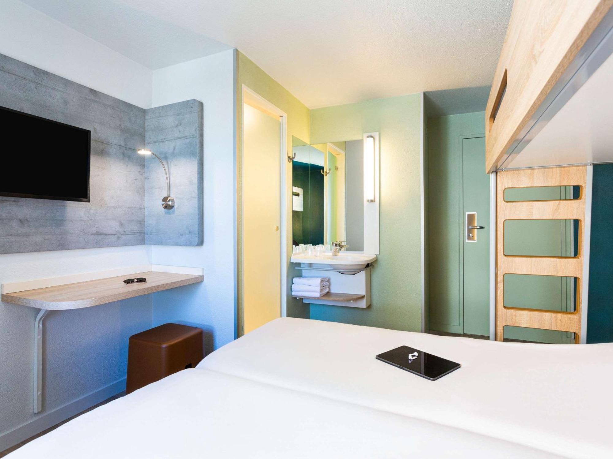 Ibis Budget Rochefort Bagian luar foto