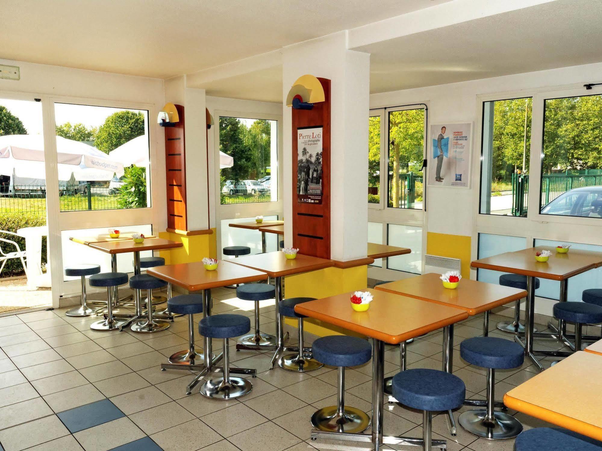 Ibis Budget Rochefort Bagian luar foto