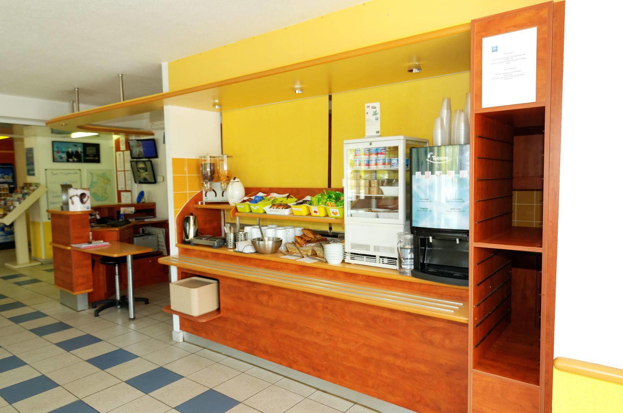 Ibis Budget Rochefort Bagian luar foto