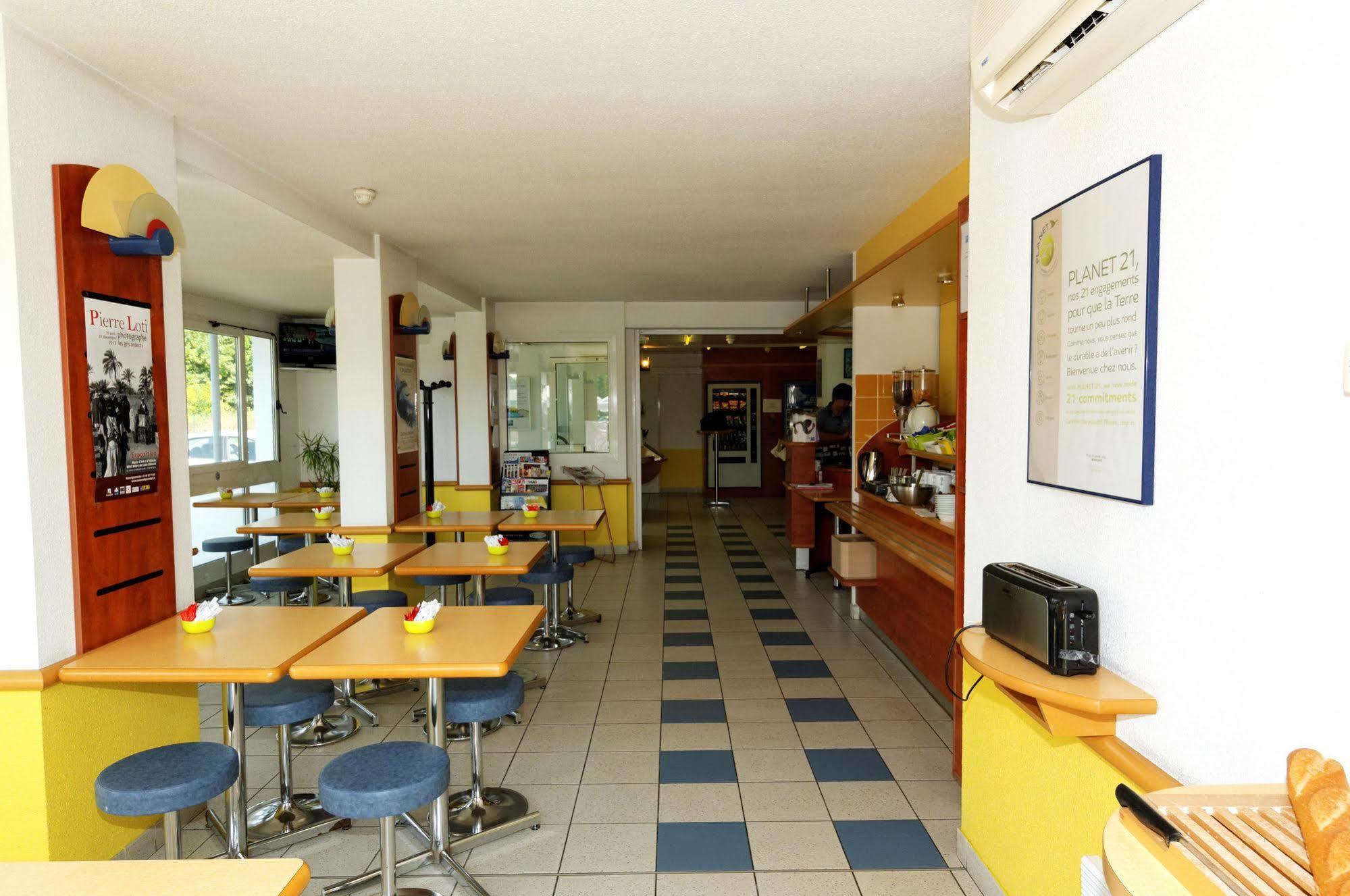 Ibis Budget Rochefort Bagian luar foto