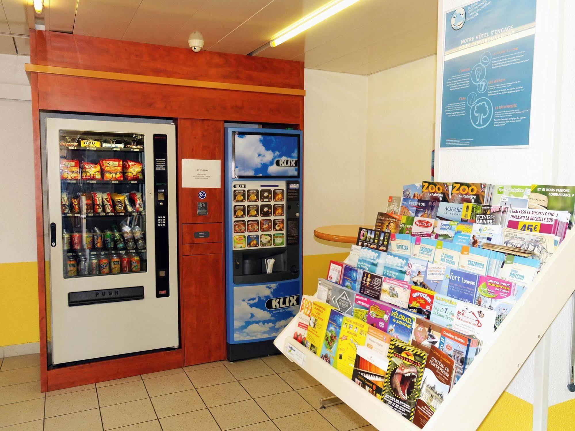 Ibis Budget Rochefort Bagian luar foto